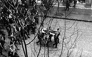 Śmierć Zbyszka Godlewskiego, bitwy uliczne i czołgi na ulicach. Tak wyglądał w Elblągu ”Czarny Czwartek”